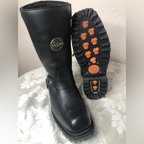 Milwaukee Leather Men's Black 11-inch Classic Harness Square Toe Boots, 9.5 - Picture 9 of 15